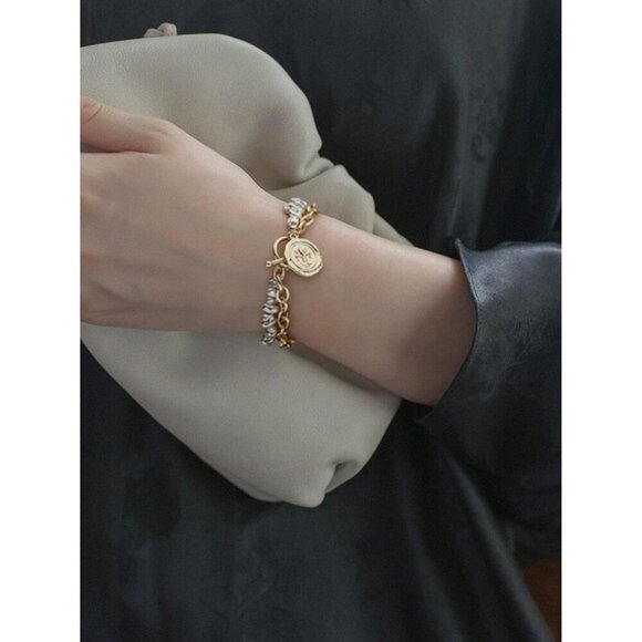 ⭐Women 18k Gold Chain Layerd Coin Charm Toggle Bracelet Cubic Zirconia Jewelry - Picture 6 of 7